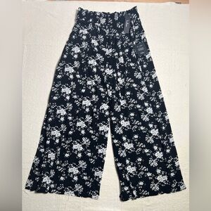 Lulu's Black and White Floral Pants